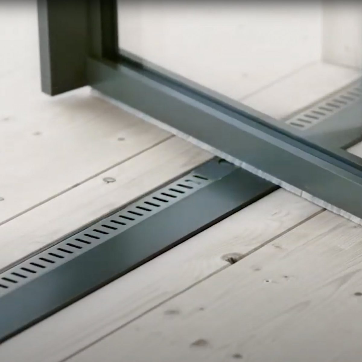 Sky-Frame Pivot